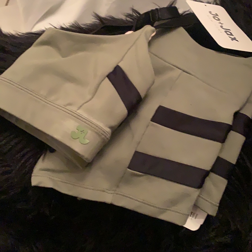 Dance top in army and black